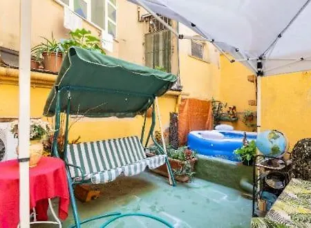 La Casa Magica Via Mameli Гостевой дом Рим