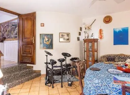 La Casa Magica Via Mameli Гостевой дом